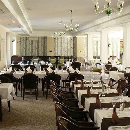 Old Lake Golf Hotel Тата Экстерьер фото